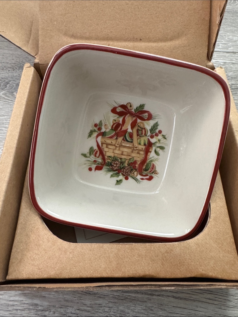NIB Retired 2006 Longaberger Pottery "Nature's Garland" Small 5” Square Bowl